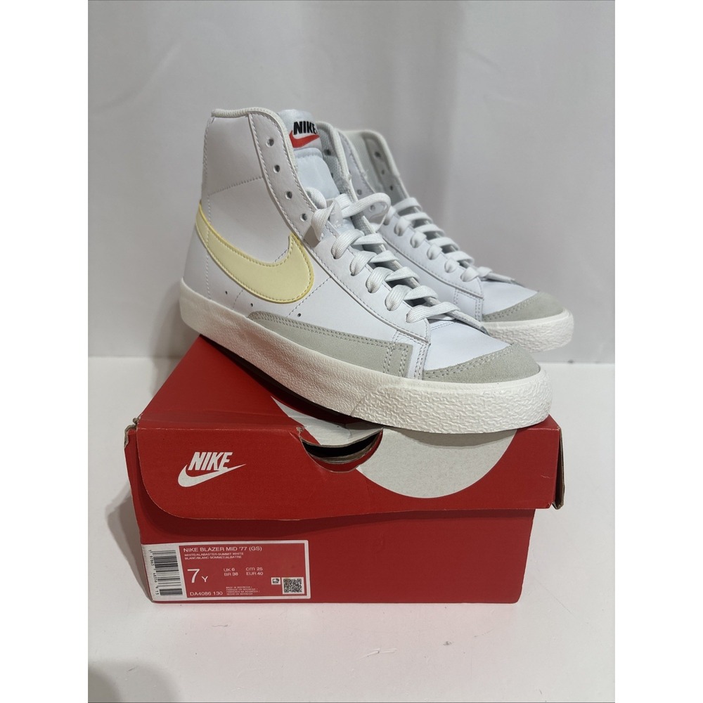 New NIKE Blazer Mid '77 GS NEW SIZE 7Y WHITE/Alabaster-Summit White DA4086-130